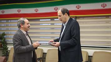 ابلاغ حکم سرپرست گروه آموزشی بیماری های مغز و اعصاب از سوی رئیس دانشکده پزشکی