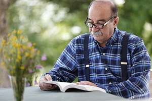  رونمایی از سردیس دکتر دهپور استاد ممتاز دانشگاه علوم پزشکی تهران در دانشگاه علوم پزشکی گیلان