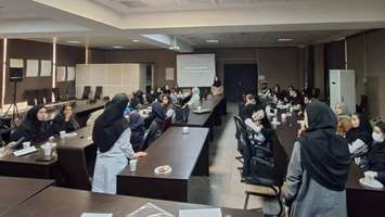  تمرکز بر چالش های ارتباطی با خانواده های سوگوار در کارگاه آموزشی گروه کودکان باموضوع «سوگ»