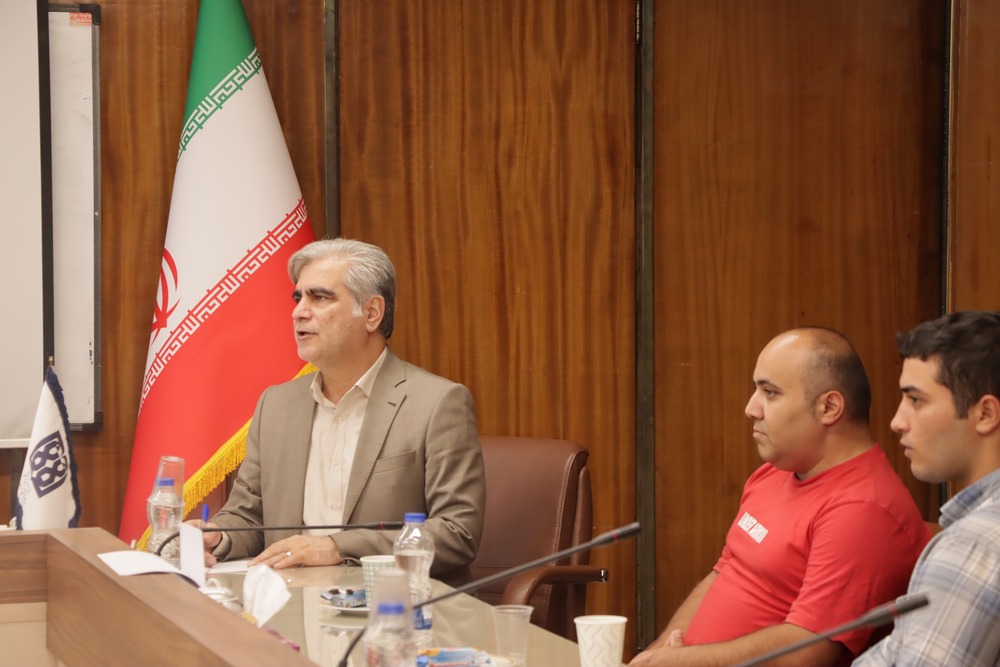  دیدار صمیمی معاون مالی و اداری دانشکده پزشکی با همکاران حوزه خدمات
