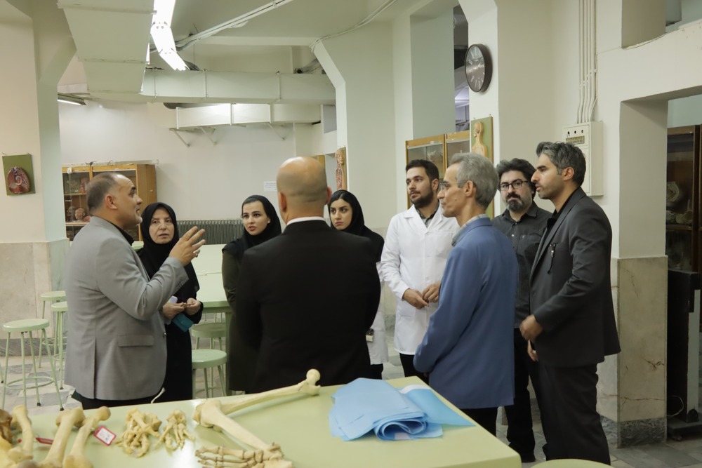 بازدید رئیس دانشکده پزشکی دانشگاه سبطین(شعبه بین الملل دانشگاه علوم پزشکی تهران در کربلا)  از دانشکده پزشکی