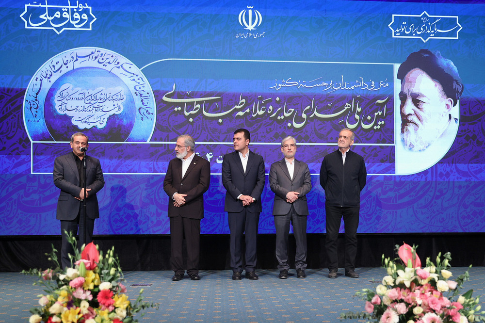 رئیس جمهور از دکتر محمدعلی صحراییان عضو هیئت علمی دانشگاه علوم پزشکی تهران تجلیل کرد
