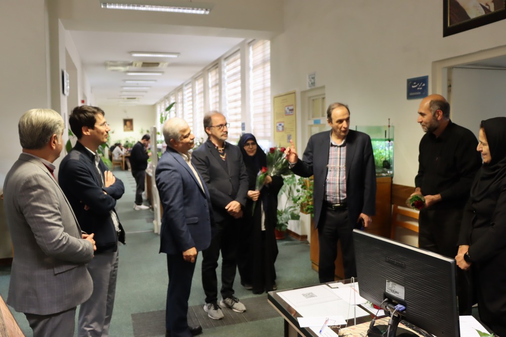  تجلیل از تلاش کتابداران کتابخانه دانشکده پزشکی  همزمان با هفته کتاب و کتابخوانی