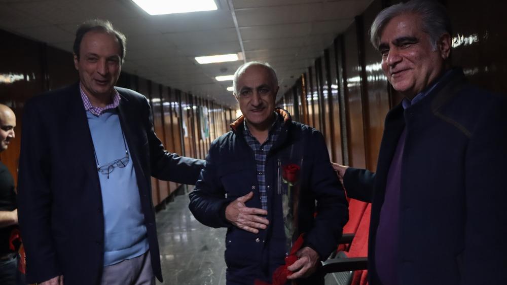 تجلیل و تکریم مسئولان دانشکده از کارکنان آقا به مناسبت گرامیداشت روز مرد و مقام پدر