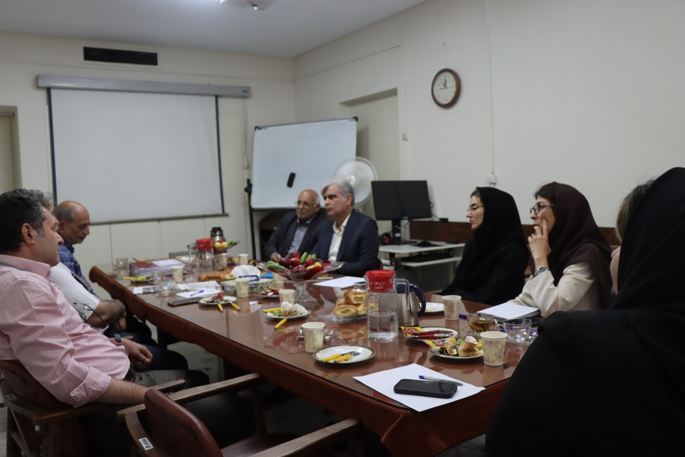 برگزاری جلسه گروه فارماکولوژی با حضور دکتر سورکی معاون مالی و اداری دانشکده پزشکی
